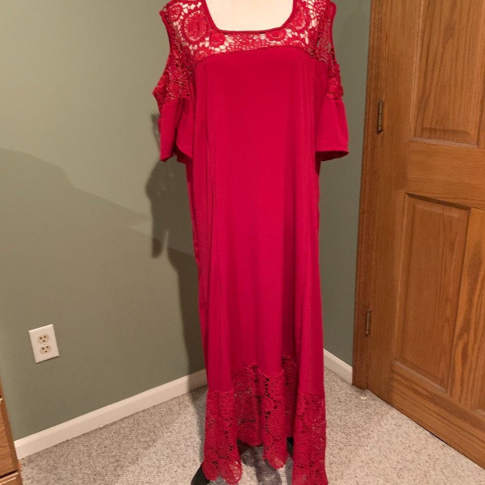 RED COLD SHOULDER LONG DRESS SIZE 2X  #380